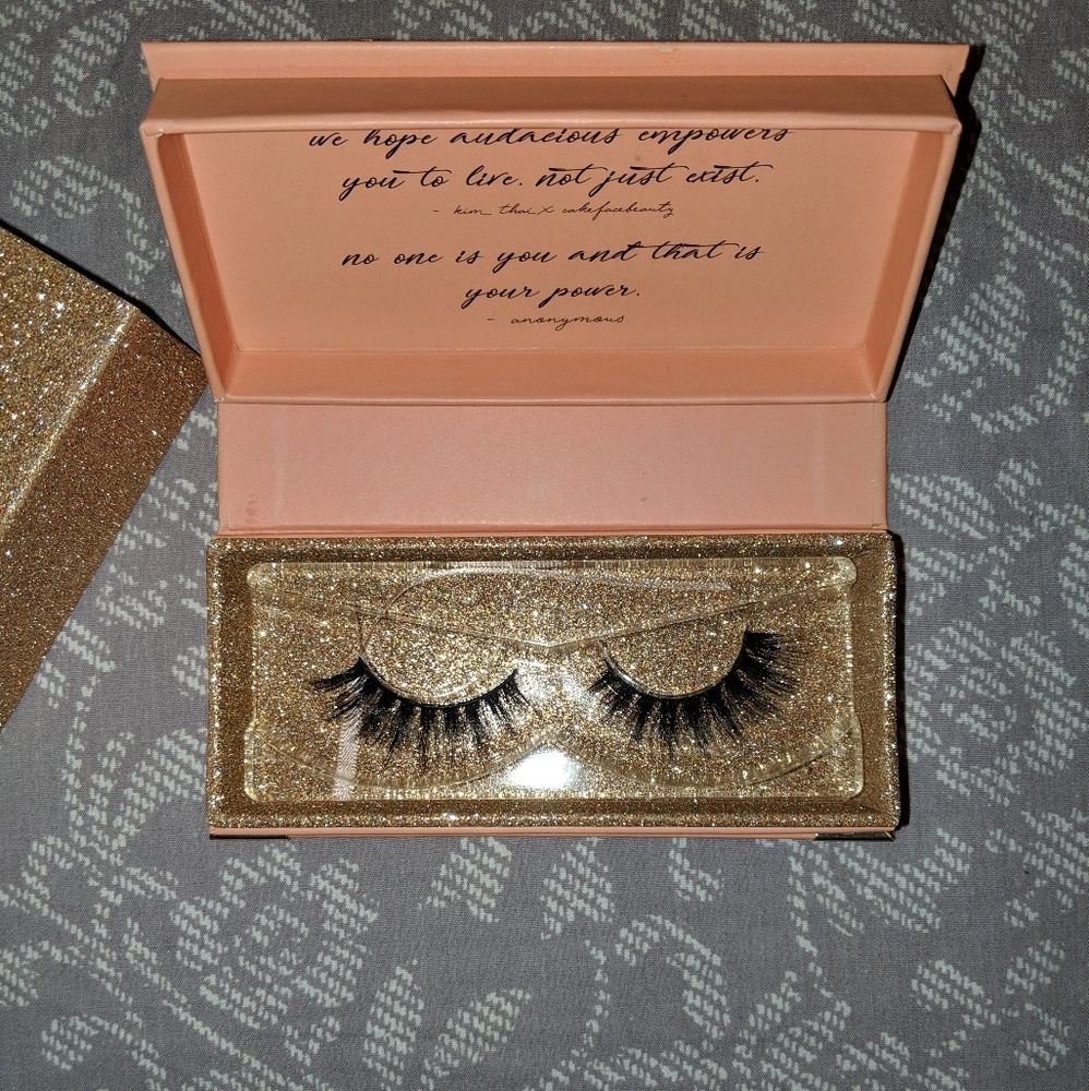 nice wispy lashes